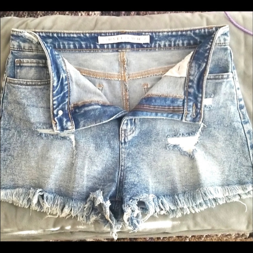 New Tinseltown distressed shorts size 15